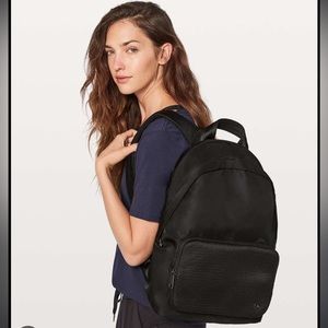 Lululemon Everywhere Backpack Mesh 17L - Black